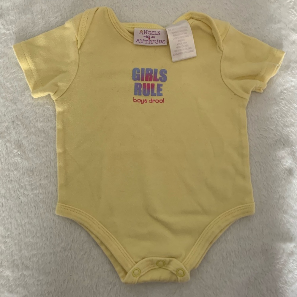 🤍6 for 15🤍Angels with an Attitude Bodysuit Babygirls 0-6 months Yellow